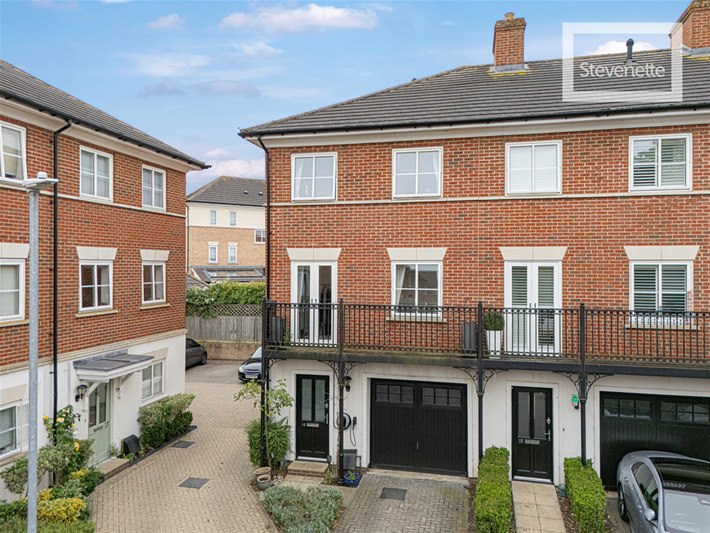 Mowbray Close, Epping